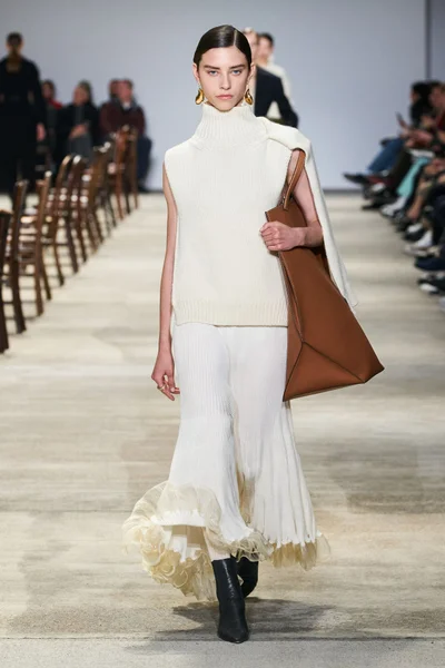 Look 4